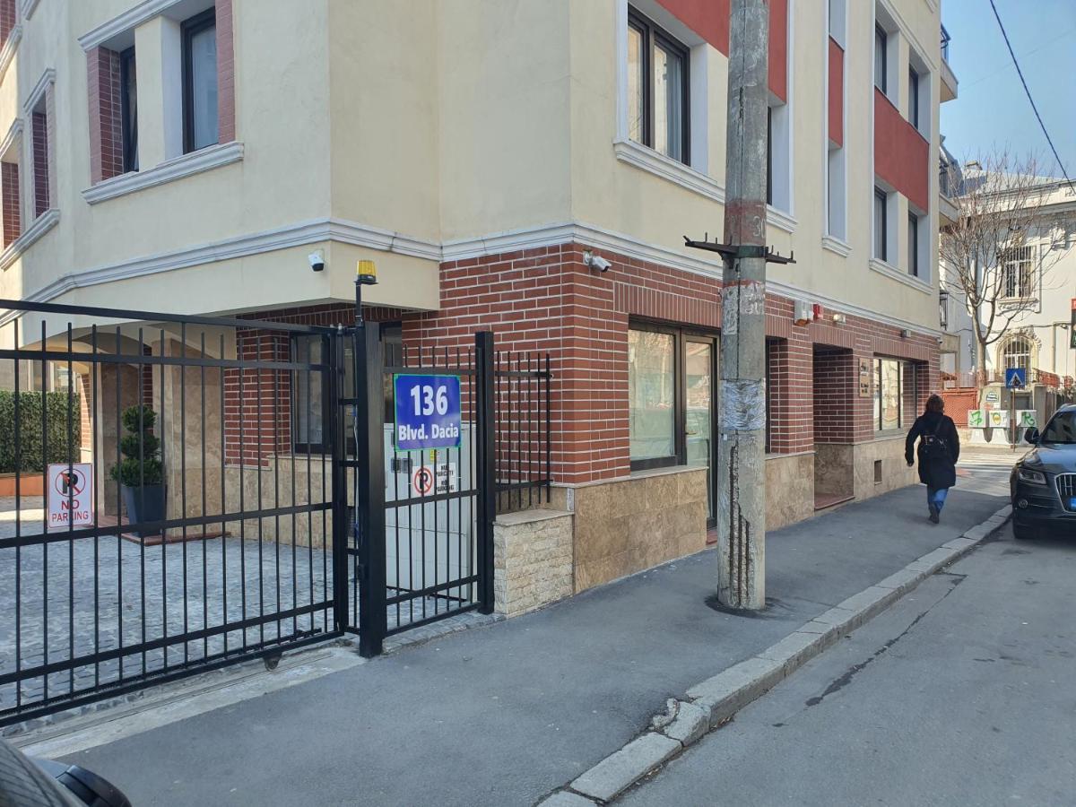 Dacia * Bucarest