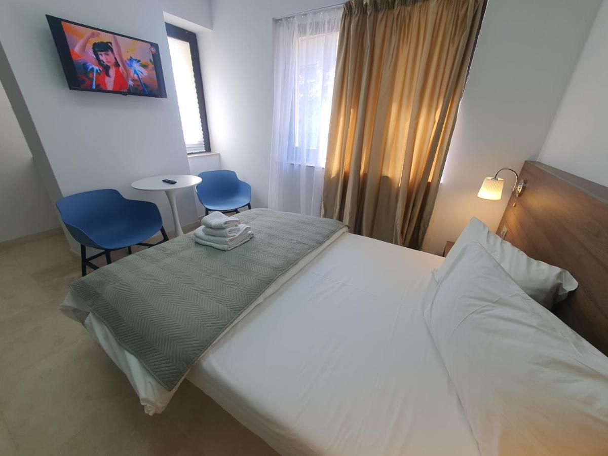 Aparthotel Dacia *